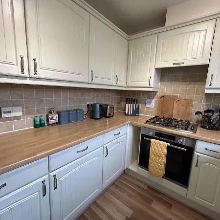 Spacious 5-bedroom Nr Swanpool Beach - Holiday home Falmouth