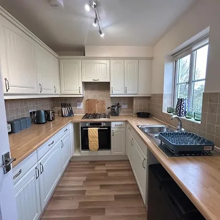 Spacious 5-bedroom Nr Swanpool Beach - Falmouth